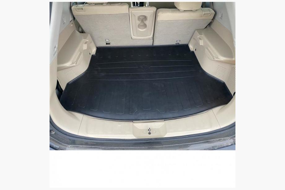 Nissan X-trail T32/Rogue 2014–2021 Rubberen kofferbakmat (thuiskomer, Stingray) Foto 1
