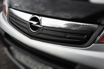 Opel Vivaro 2001–2015 Winterafdekking voor grille 2007-2015 (V2, bovenste) foto 1
