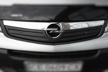 Opel Vivaro 2001–2015 Winterafdekking voor grille 2007-2015 (V2, bovenste) foto 3