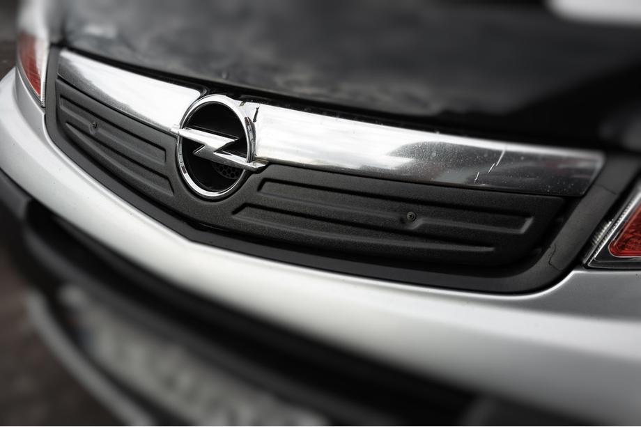 Opel Vivaro 2001–2015 Winterafdekking voor grille 2007-2015 (V2, bovenste) Image