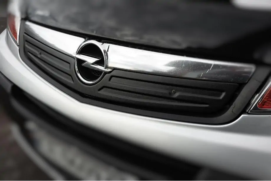 Opel Vivaro 2001–2015 Winterafdekking voor grille 2007-2015 (V2, bovenste) Mat Image