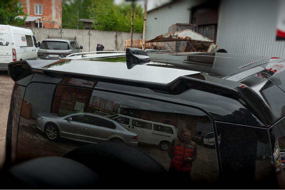 Land Rover Defender 2019– Spoiler V1 (zwart) Foto 3