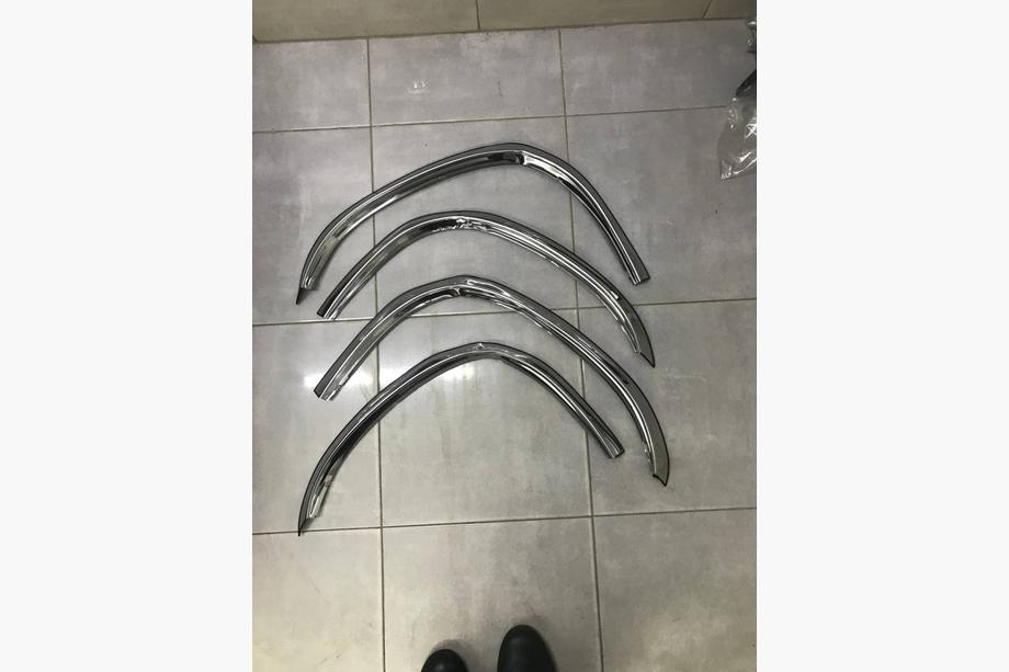 Volkswagen T4 Transporter 1990–2003 Afgeprijsd! Wielkastverbreders (set van 4, RVS) Image