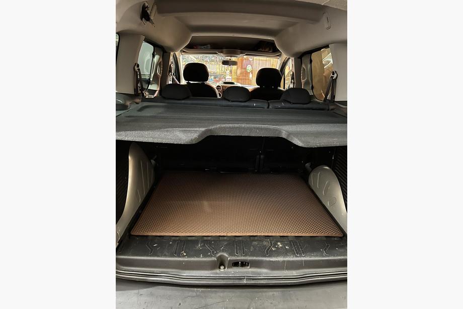 Peugeot Partner Tepee 2008–2018 Kofferbakmat (EVA, baksteenrood) Korte wielbasis Foto 1