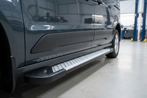 Volkswagen Caddy 2020– Side steps Allmond Grey (set van 2, aluminium) foto 2
