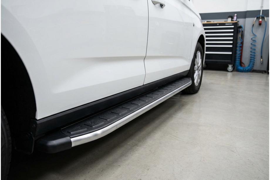 Volkswagen Caddy 2020– Fullmond side steps (2 stuks, aluminium) Image
