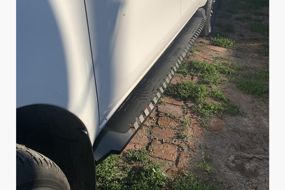 Toyota Hilux 2015– Sidebars Dakar V1 zonder LED (2 stuks, metaal) Image