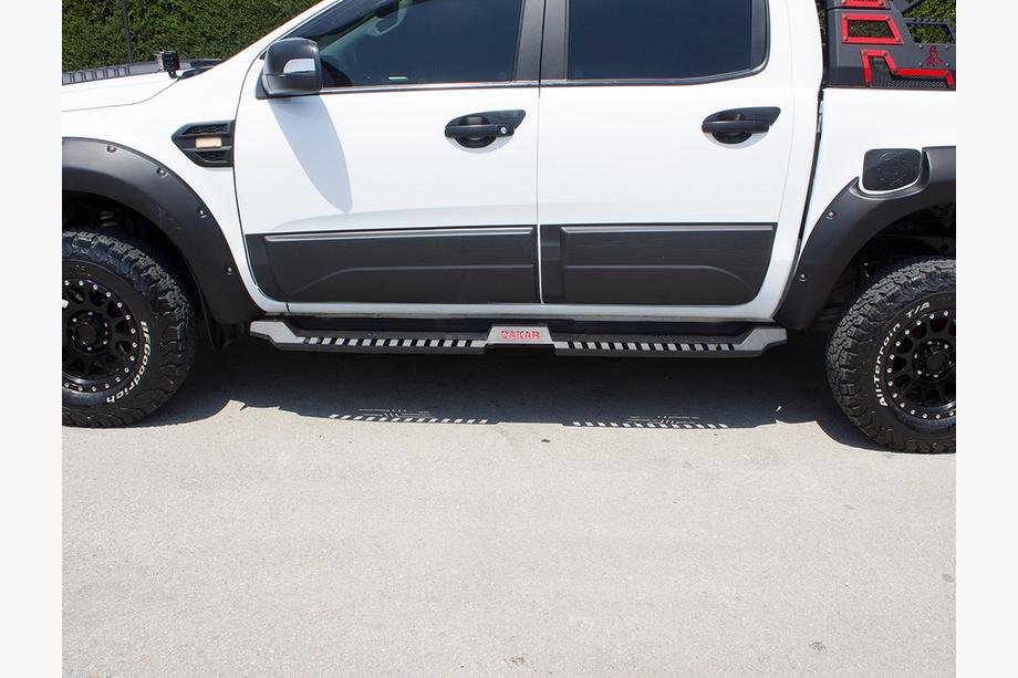 Toyota Hilux 2006–2015 Dakar zwarte sidebars V2 zonder verlichting (2 stuks, metaal) Foto 2