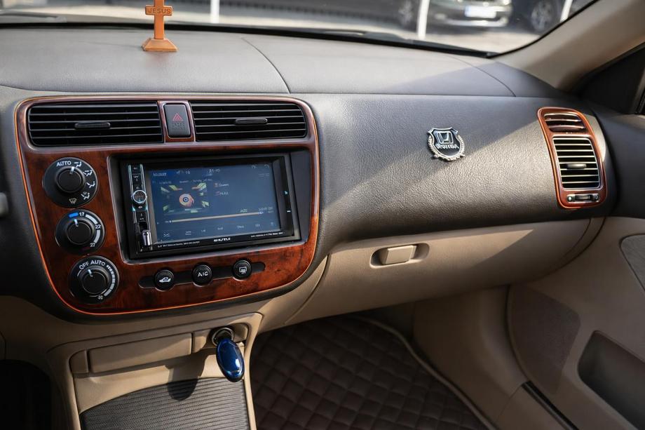 Honda Civic Sedan VII 2001–2006 Dashboarddecor Aluminium Image