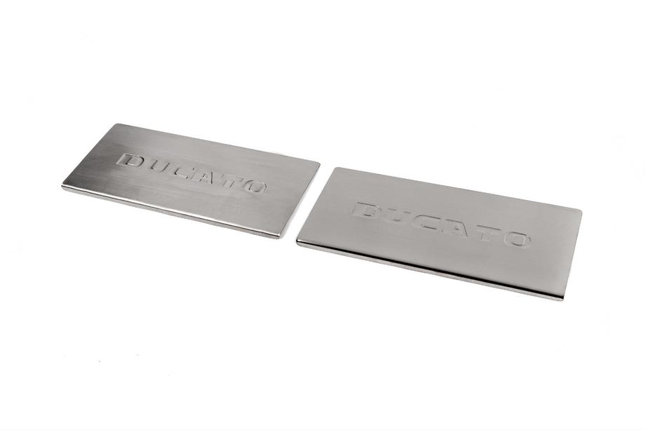 Fiat Ducato 2006–2025 RVS instaplijsten binnenzijde Carmos V2 (2 stuks) Image