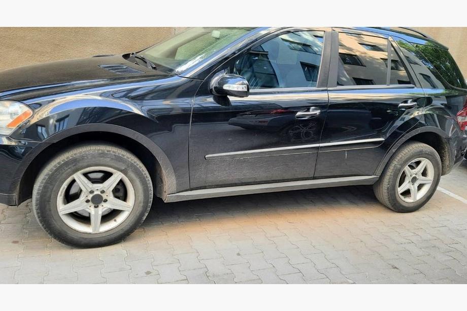 Mercedes ML W164 2005–2011 Wielkastverbreders (set van 4, zwart, ABS-kunststof) Foto 1