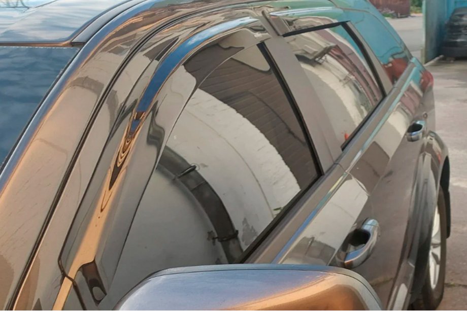 Dodge Journey 2008–2020 Raamdeflectoren (4 stuks, HIC) Foto 8