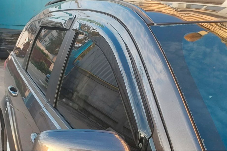 Dodge Journey 2008–2020 Raamdeflectoren (4 stuks, HIC) Foto 10