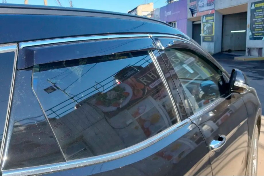 Infiniti FX 2008–2012 Raamdeflectoren met chroomstrip (set van 4, HIC) Image
