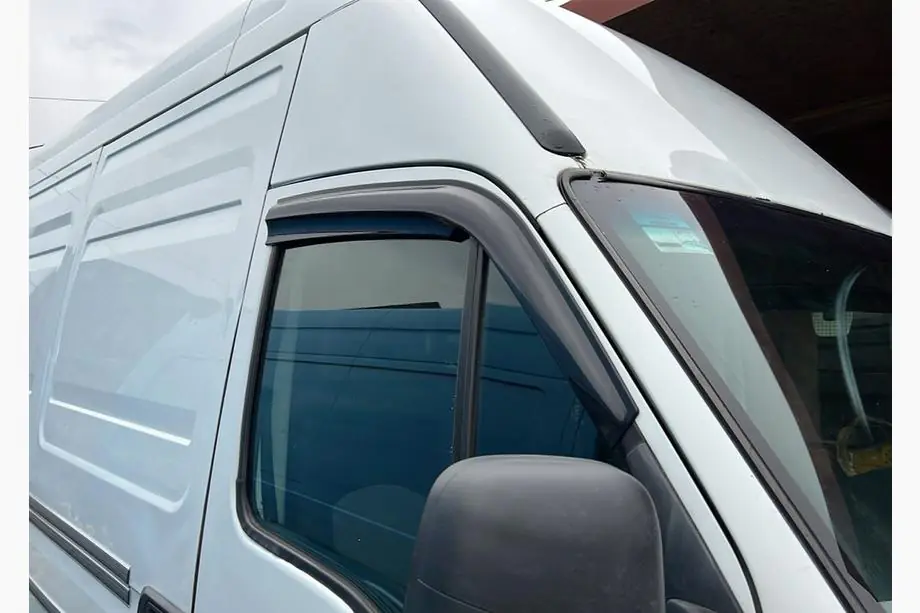 Iveco Daily 2006–2014 Raamwindschermen (set van 2, Sunplex Sport) Foto 2