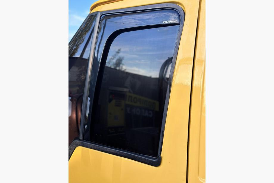 Ford Transit 2000–2014 Raamwindschermen G-type (2 stuks, Sunplex Sport) Image