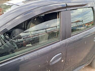 Dacia Duster 2008–2018 Raamdeflectoren (4 stuks, Sunplex Sport) foto 2