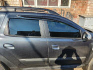 Dacia Duster 2018–2024 Raamdeflectoren (4 stuks, Sunplex Sport) foto 5