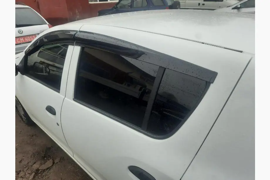 Dacia Sandero 2013–2020 Raamdeflectoren (4 stuks, Sunplex Sport) Image