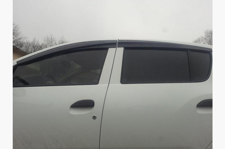 Renault Sandero 2013–2022 Raamdeflectoren (4 stuks, Sunplex Sport) Foto 6