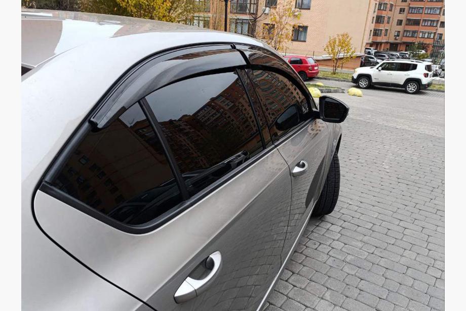 Skoda Octavia III A7 2013–2019 Raamwindschermen LiftBack (4 stuks, Sunplex Sport) Foto 4