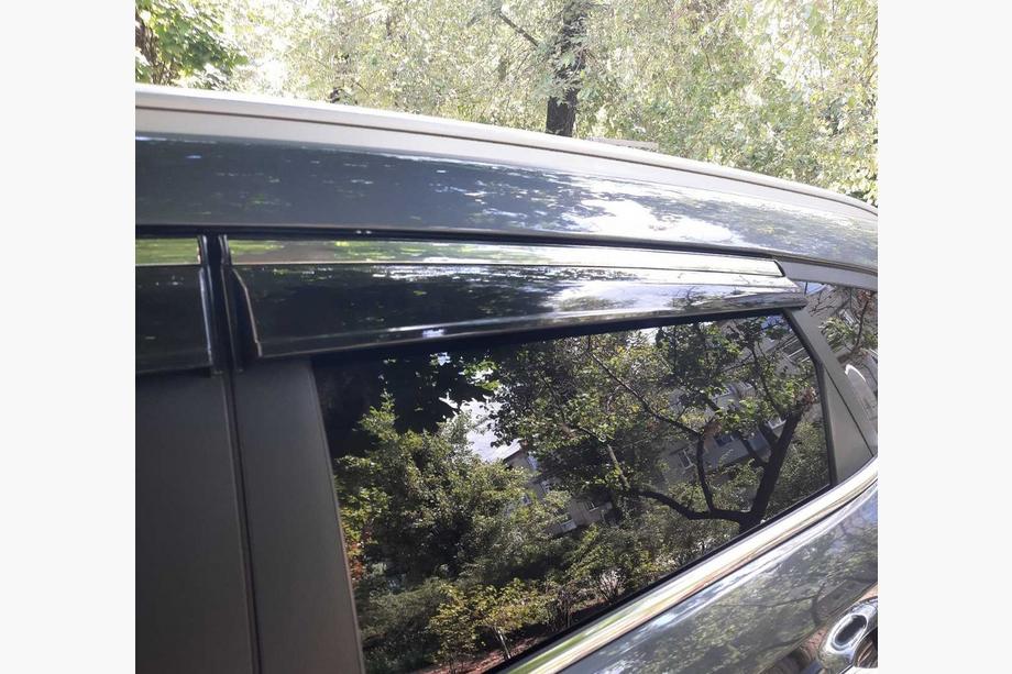 Hyundai Tucson TL 2016–2021 Raamdeflectoren met chromen sierlijst (4 stuks, Sunplex Chrome) Foto 2
