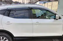 Nissan Qashqai 2014–2021 Raamdeflectoren met chromen sierlijst (4 stuks, Sunplex Chrome) foto 3