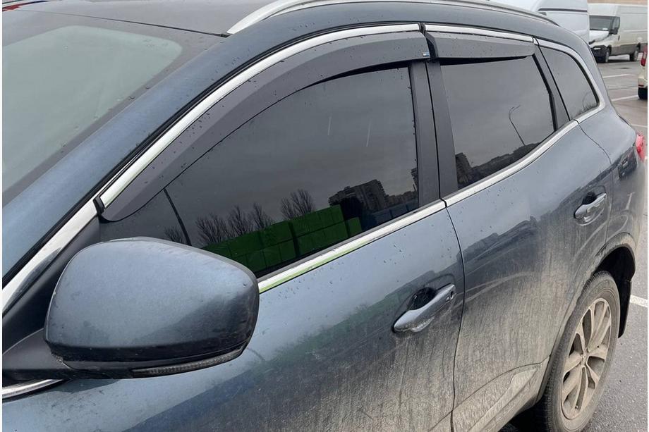 Renault Kadjar 2015–2022 Raamdeflectoren met chromen sierlijst (4 stuks, Sunplex Chrome) Foto 2