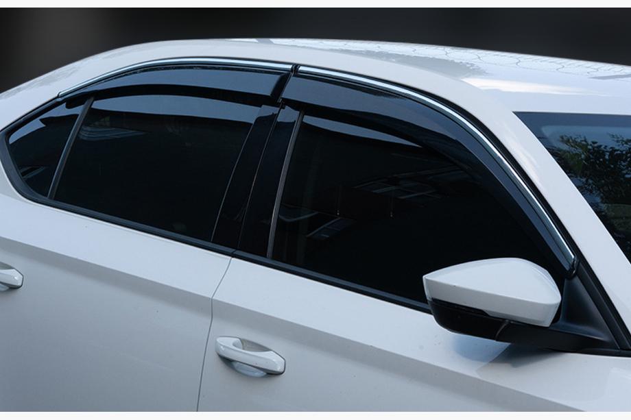 Skoda Superb 2015–2024 Raamwindschermen met chroomstrip SD (4 stuks, Sunplex Chrome) Image