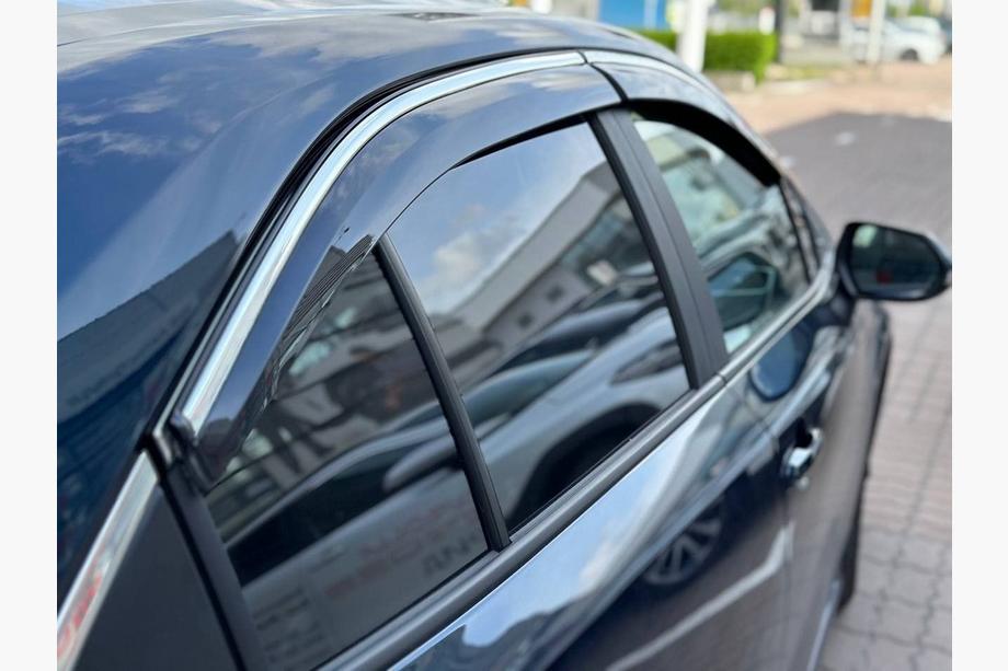 Toyota Corolla 2019– Raamdeflectoren met chromen sierlijst (4 stuks, Sunplex Chrome) Foto 1