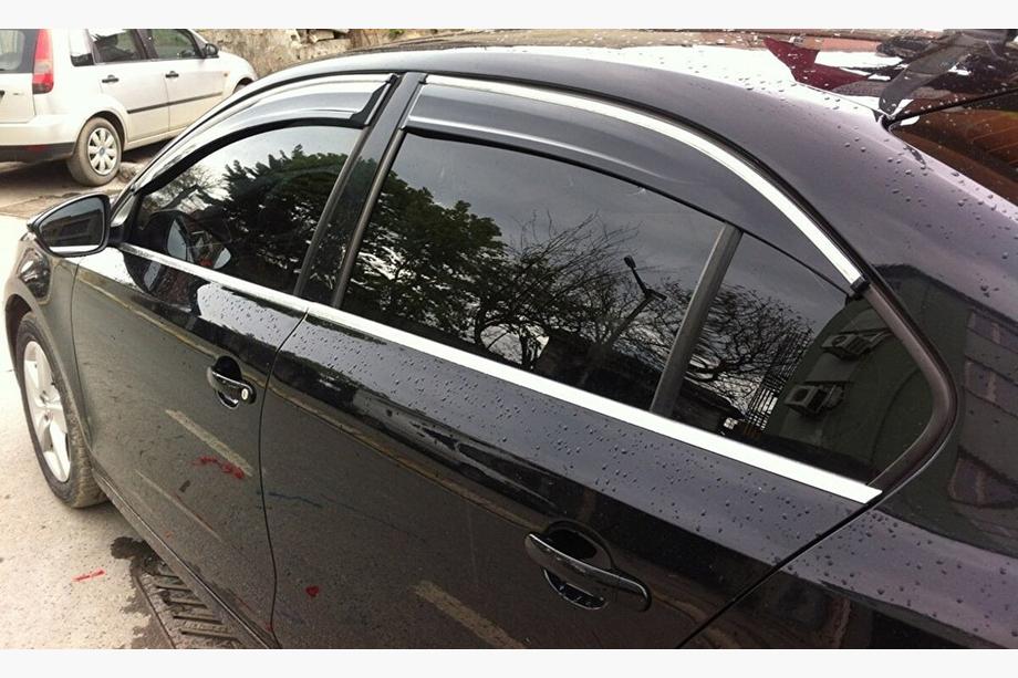 Volkswagen Jetta 2011–2018 Raamdeflectoren met chromen sierlijst (4 stuks, Sunplex Chrome) Image