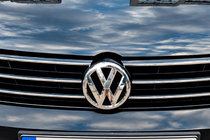 Volkswagen Passat B8 2015–2023 Voorste embleem (2015-2018) 3G0853601B foto 1
