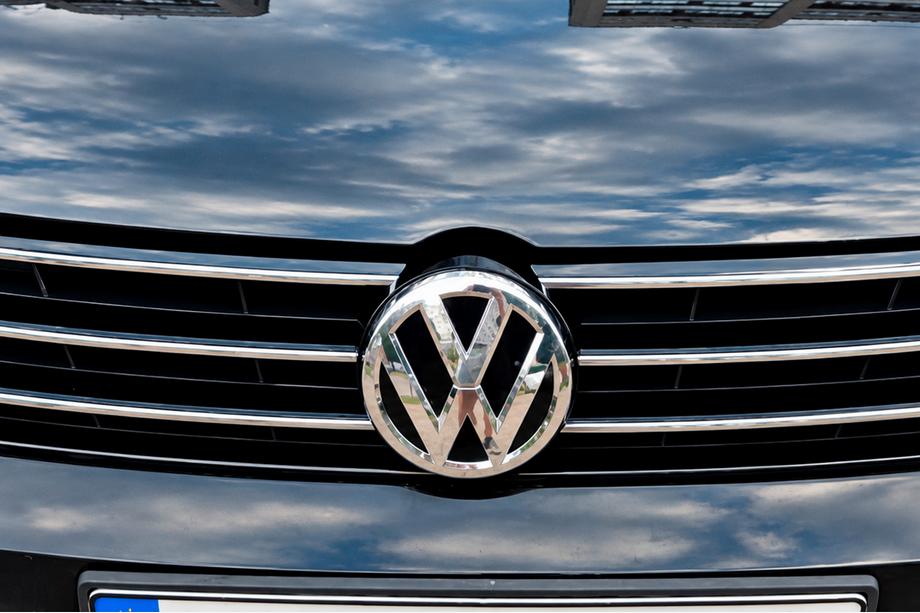 Volkswagen Passat B8 2015–2023 Voorste embleem (2015-2018) 3G0853601B Image
