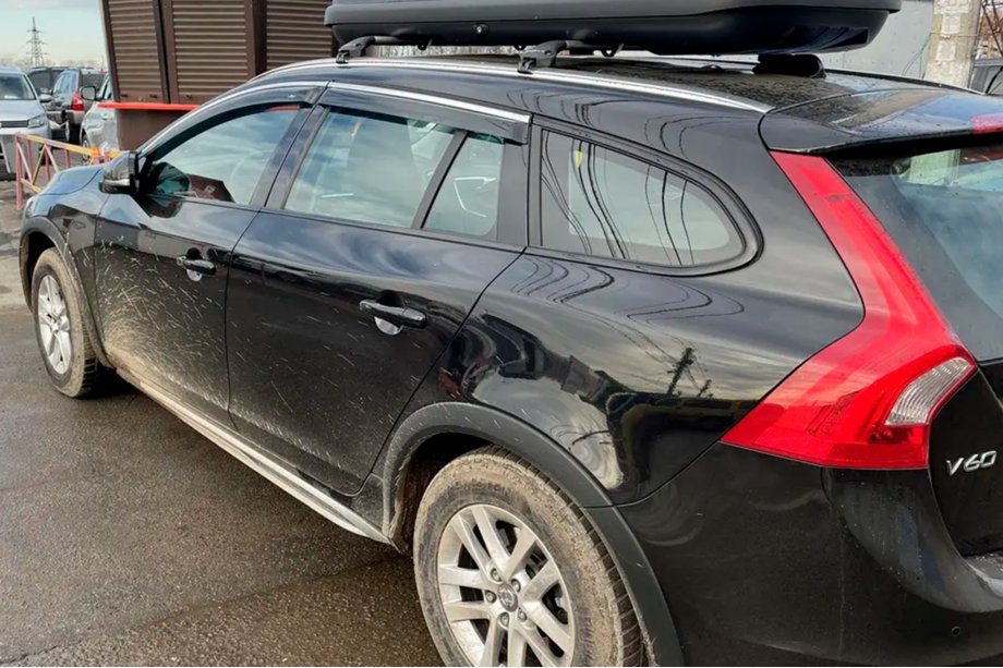Volvo V60 2011–2018 Raamdeflectoren met chroomstrip (set van 4, HIC) Foto 2
