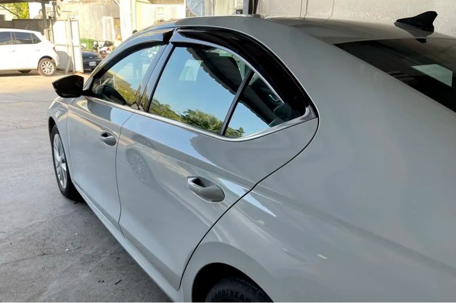 Skoda Octavia IV A8 2020– Raamwinddeflectoren Liftback (4 stuks, HIC) Foto 2