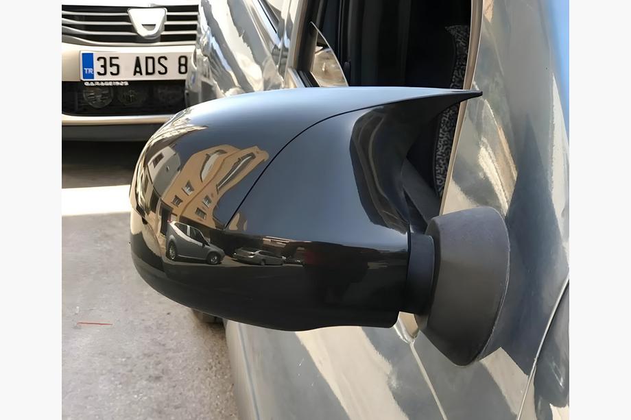 Renault Sandero 2013–2022 Spiegelkappen BMW-Style (2 stuks) Image