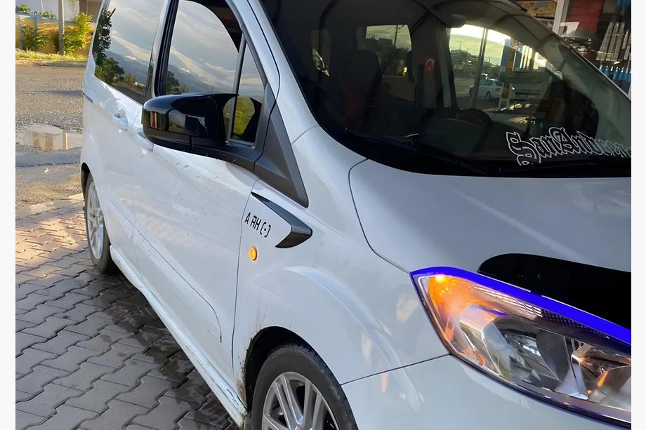 Ford Courier 2014–2023 Spiegelkappen BMW-style (2018↗, 2 st.) Image