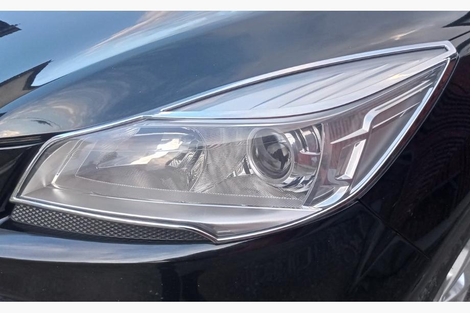 Ford Kuga/Escape 2013–2019 Chromen koplampranden 2013-2016 (ABS) Image