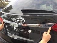 Hyundai Santa Fe 3 2012–2018 Chroomstrip boven de kentekenplaat foto 1