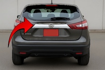 Nissan Qashqai 2014–2021 Sierlijst boven kenteken Libao (kunststof) foto 1