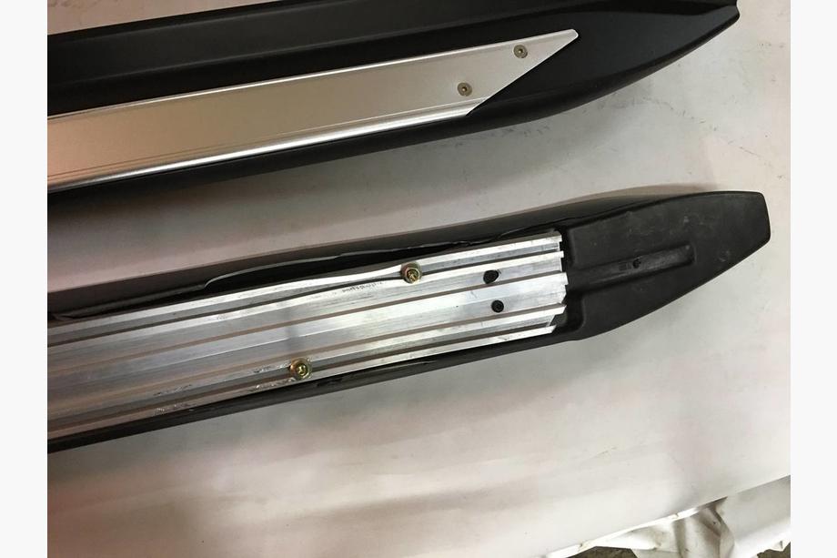 Subaru Forester 2008–2013 AFGEPRIJSD! OEM side steps 2010-2013 Image