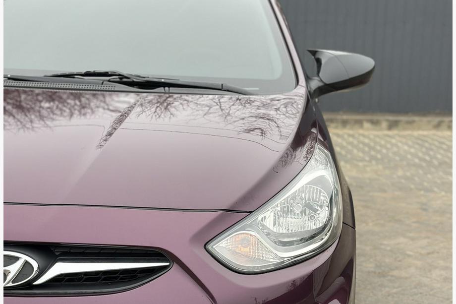 Hyundai Accent 2011–2017 Spiegelkappen met uitsparing voor richtingaanwijzer BMW-style (2 stuks) Foto 2