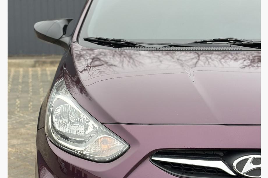 Hyundai Accent 2011–2017 Spiegelkappen met uitsparing voor richtingaanwijzer BMW-style (2 stuks) Foto 1