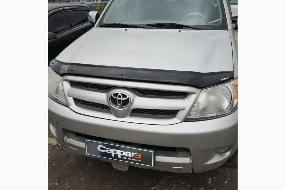 Toyota Hilux 2006–2015 Motorkapdeflector 2006-2011 (EuroCap) Image