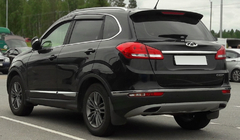 Chery Tiggo 5 2013– Libao sierlijst boven kenteken (RVS) foto 1