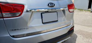 Kia Sorento III UM 2014–2020 Kentekenplaatafdekking boven Libao V2 (RVS) foto 2