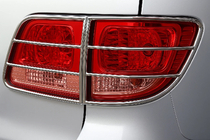 Toyota Fortuner 2006–2015 Achterlichtbescherming (RVS) foto 1