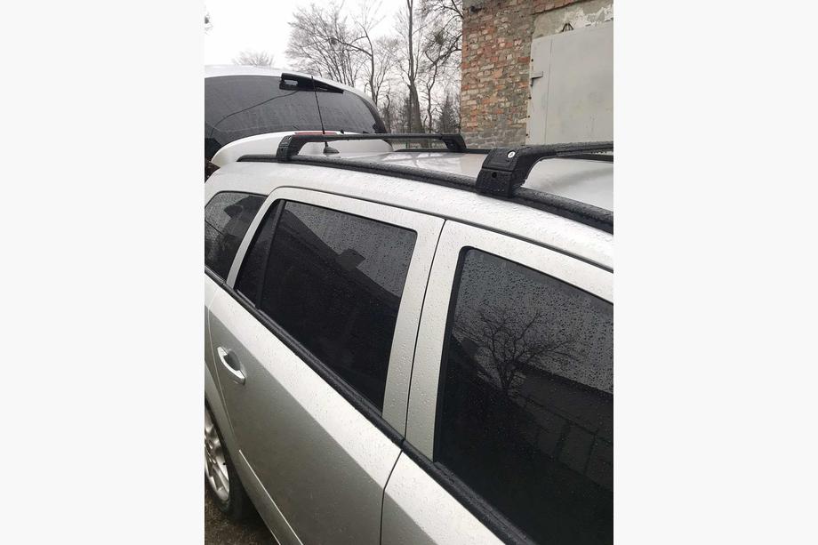 Opel Astra H 2004–2013 Dwarsdragers voor geïntegreerde dakrails, afsluitbaar Skybar V2 (2 stuks) Grijs Foto 3