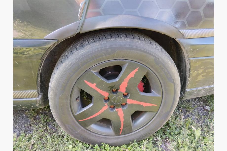 Opel Omega B 1994–2003 Wielkastverbreders (set van 4, zwart, ABS-kunststof) Image
