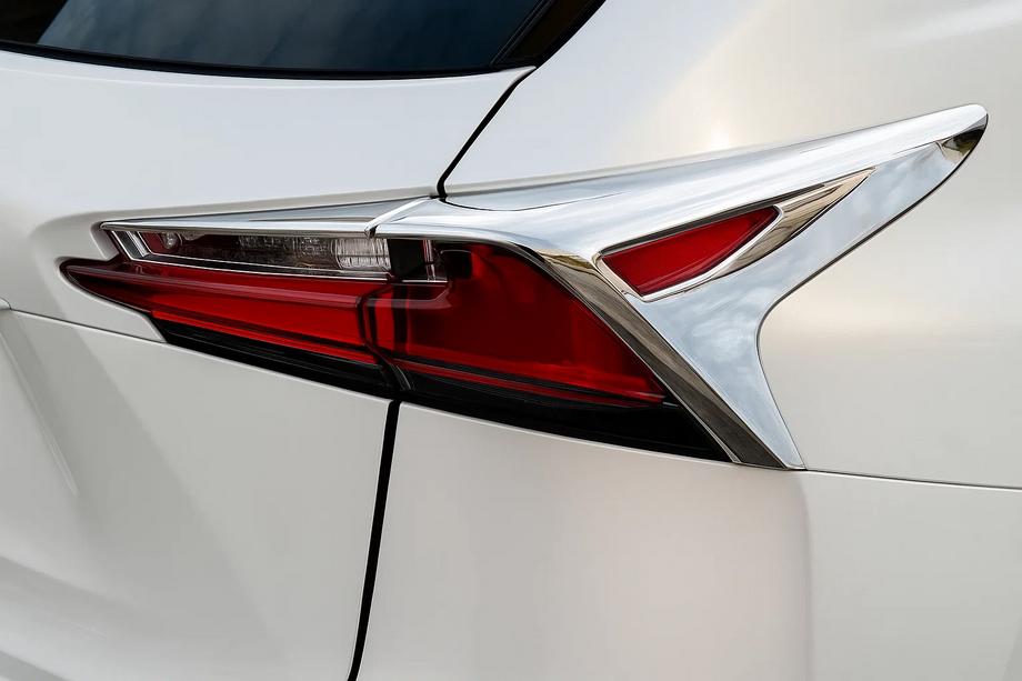 Lexus NX 2014–2021 Chromen achterlichtcovers (2 st., ABS) Image